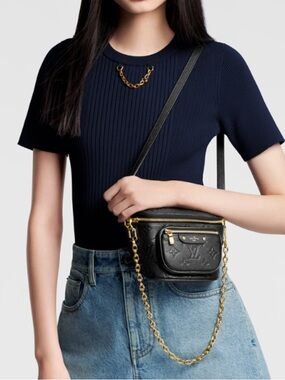 🌟💫 EUC! Louis Vuitton Black Leather Crossbody Belt Bag Gold Chain